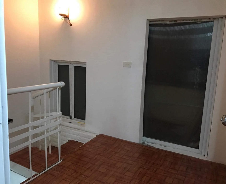 BÁN ĐẤT TẶNG NHÀ– XUÂN ĐỈNH- Ô TÔ ĐỖ CỔNG – 50M RA Ô TÔ TRÁNH, THÔNG TỨ TUNG.